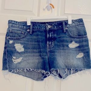 Lucky Brand denim frayed jean shorts, Size 6 relax fit